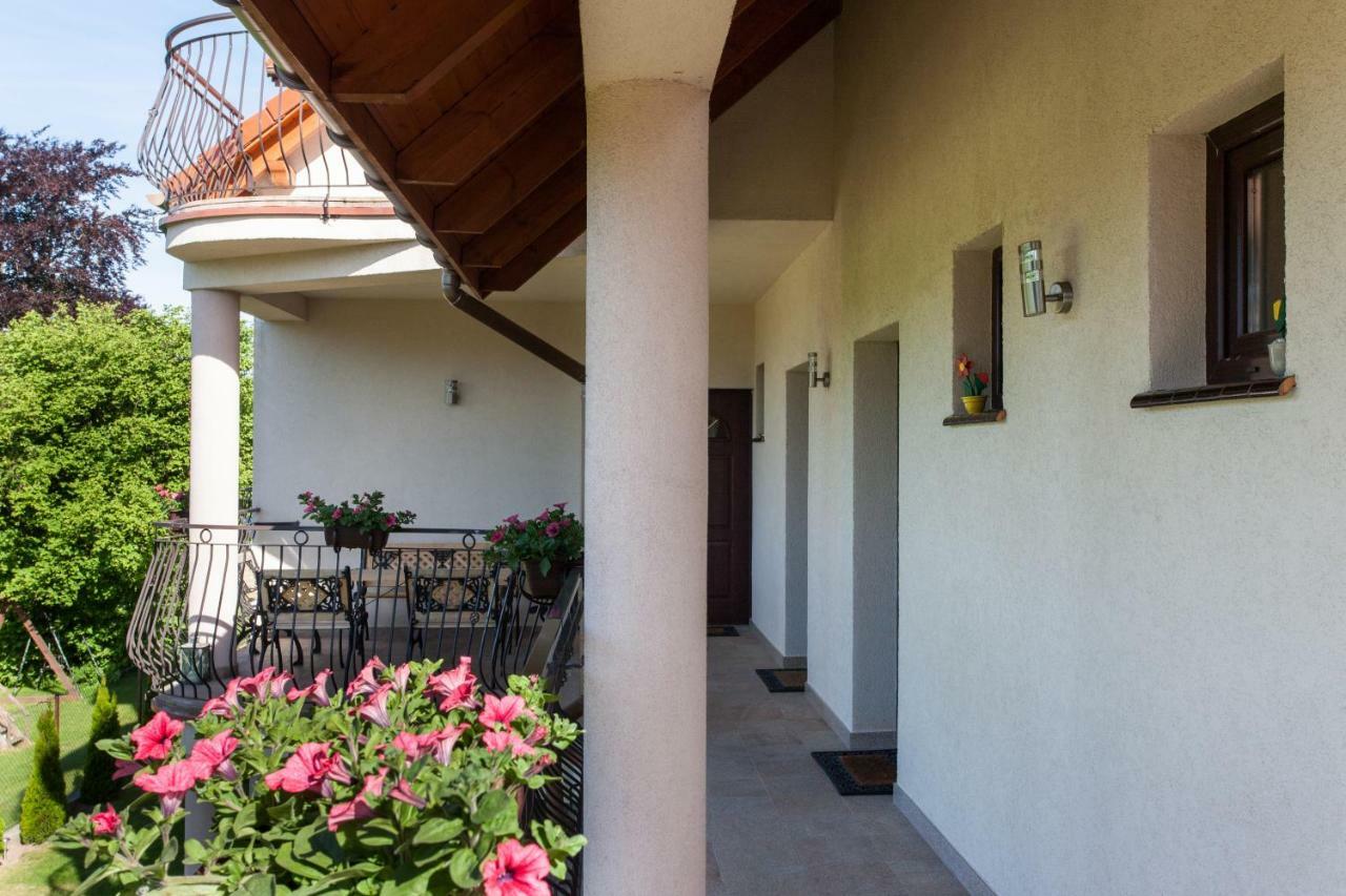 Na Bialej Apartment Rewal Bagian luar foto